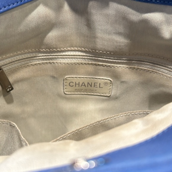 Chanel quilted hobo shoulder bag - Picture 9 of 14